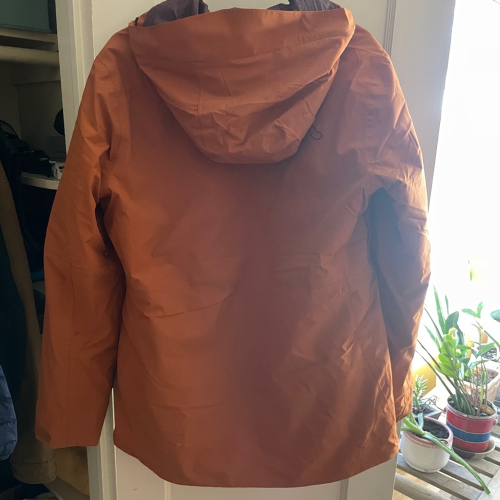 Fly low ski jacket